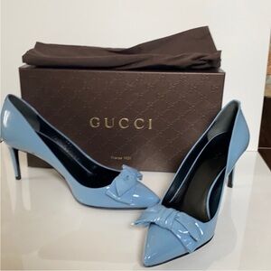 BNWT Gucci Women's Sky Blue Patent Leather Heels Bow Details